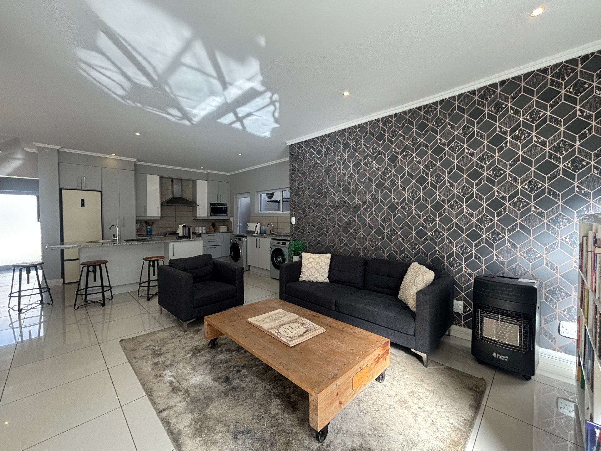 Townhouse for rent in Bryanston East, Bryanston, Sandton, 200 m²