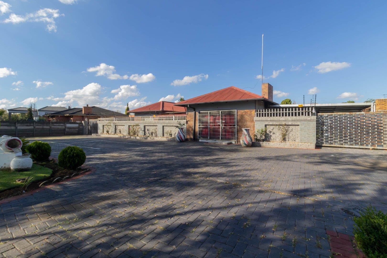 House for sale in Petersfield, Springs, 300 m²