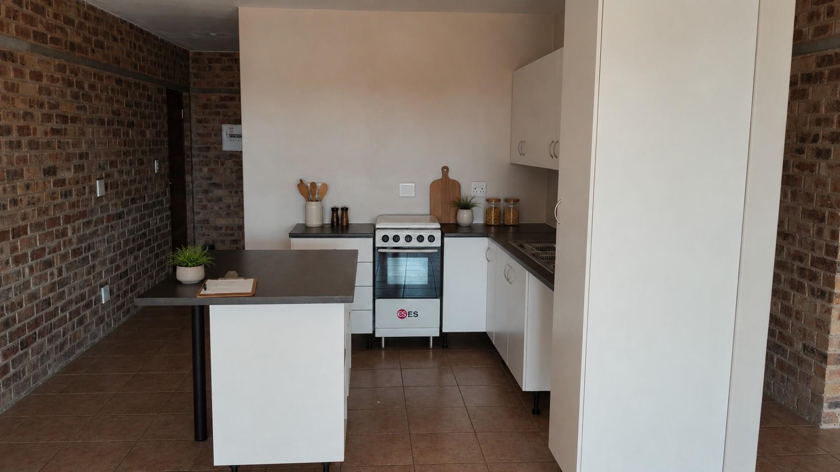 Townhouse for rent in Bredell, Kempton Park