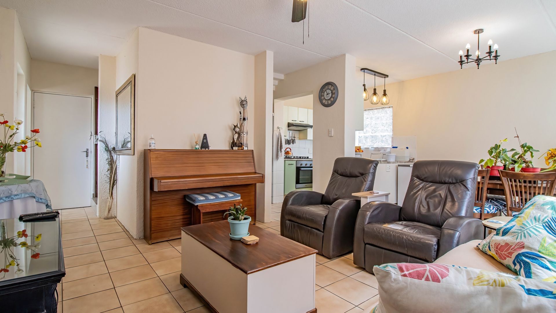 Townhouse for sale in Radiokop, Roodepoort
