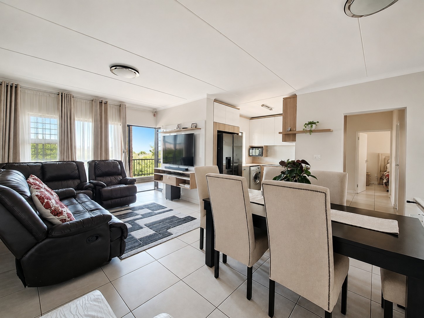 Apartment for sale in Ballito Central, Ballito, KwaZulu Natal, 120 m²