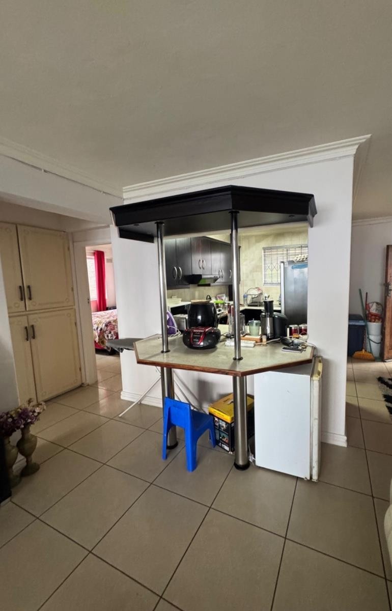 Apartment for sale in Athlone Park, Amanzimtoti, KwaZulu Natal