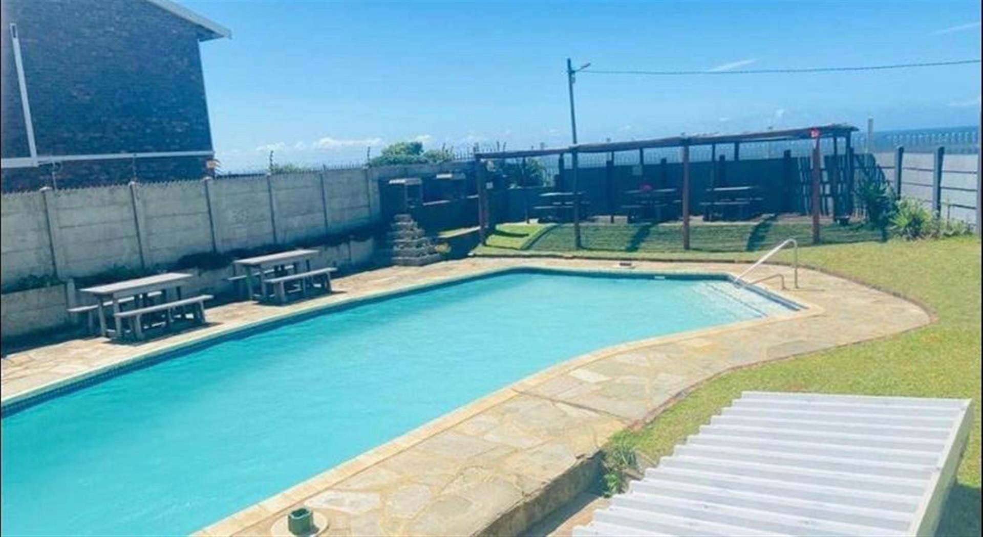 Apartment For Sale in Athlone Park, Amanzimtoti, KwaZulu Natal