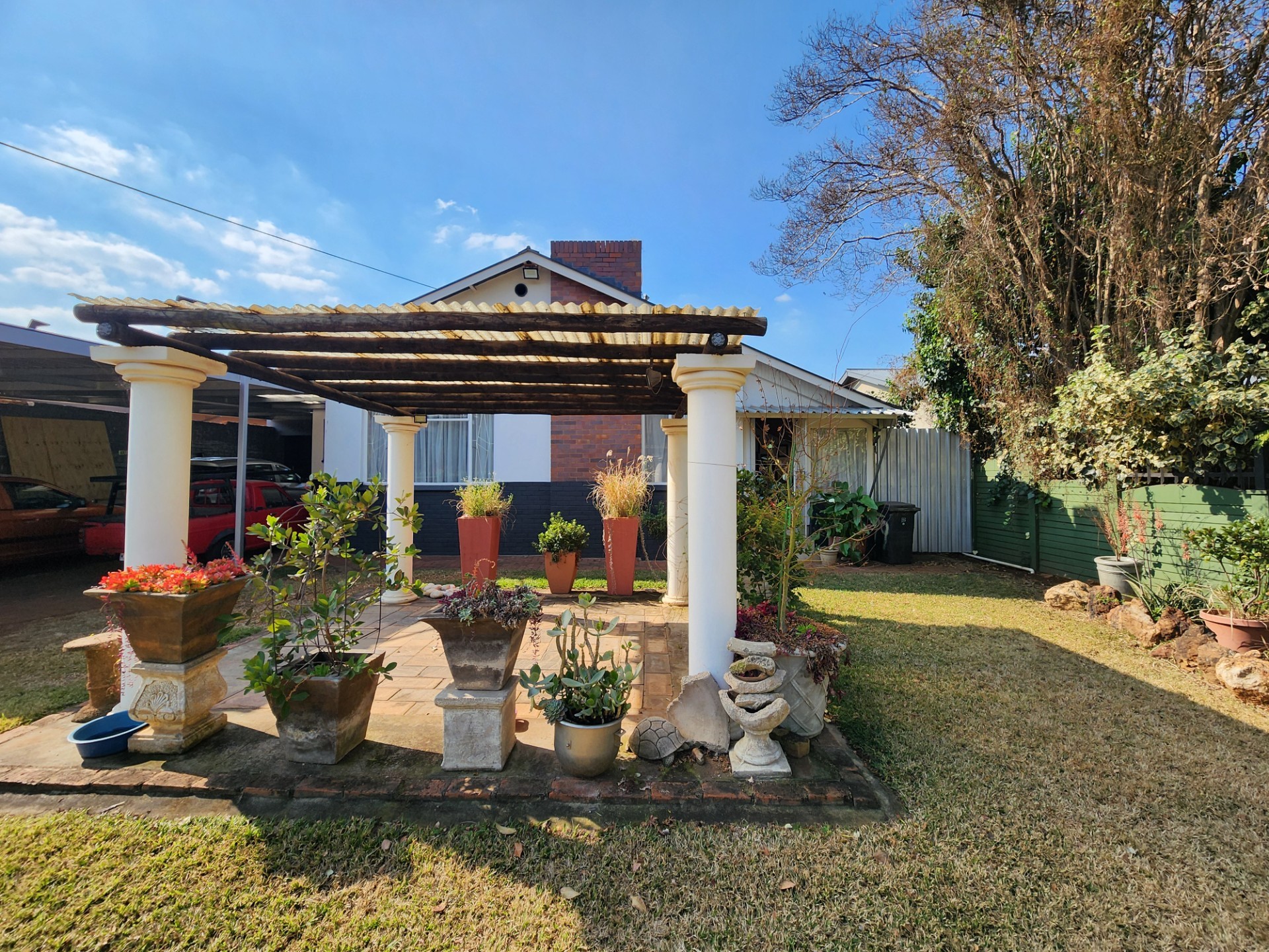 House for sale in Valhalla, Centurion, 890 m²