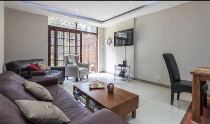 Apartment for rent in Illovo, Sandton, 0 (0th floor), Illovo, 0 Hurlingham Road, Illovo, Sandton, Gauteng