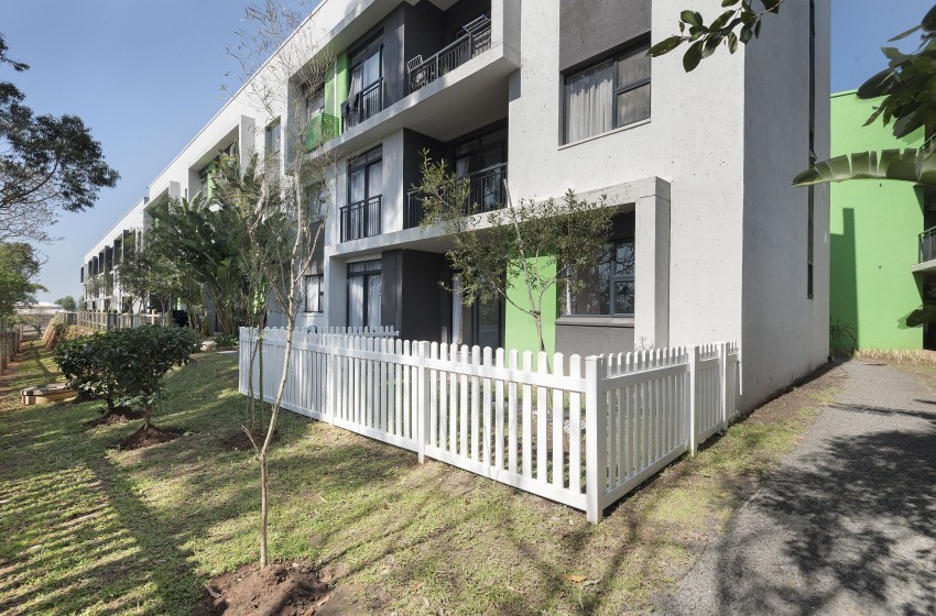 Corner Ground Floor 2Bed 1Bath Apartment in Ballito Groves