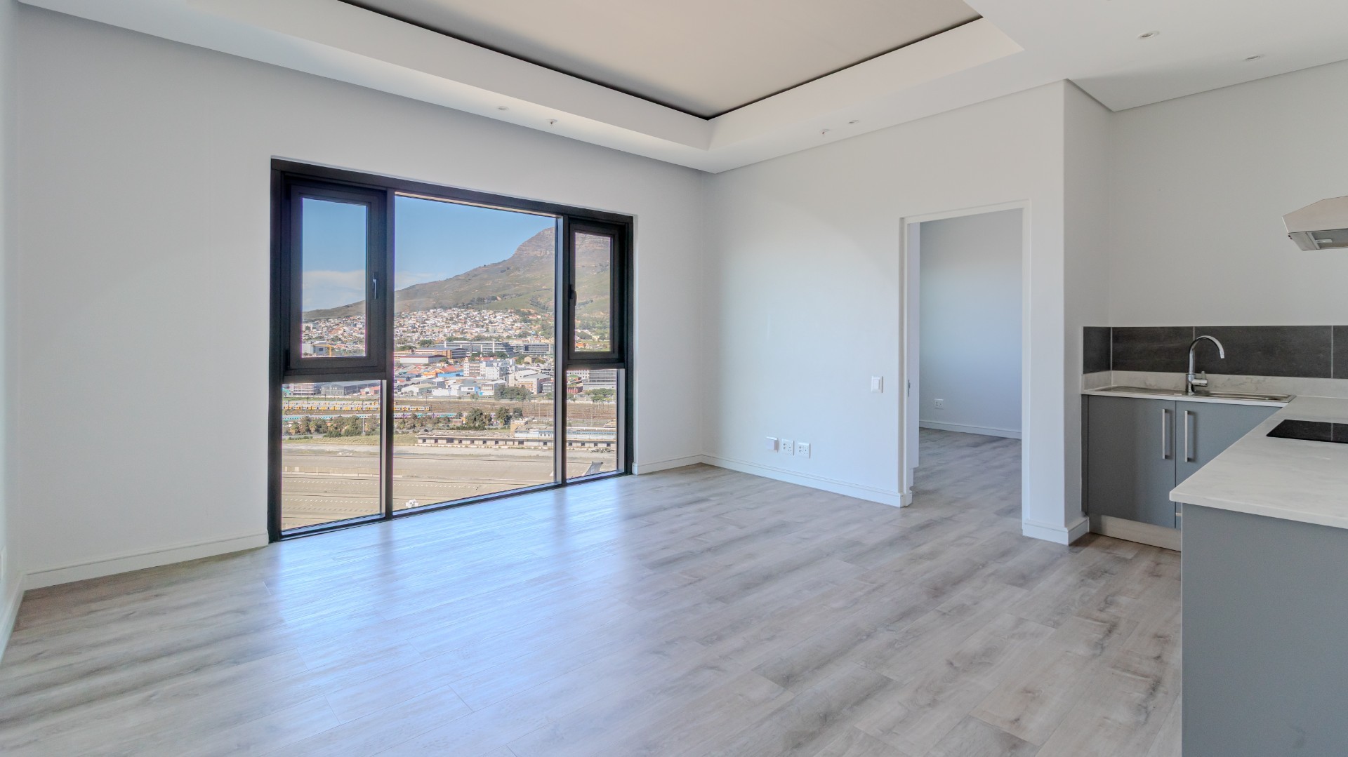 Apartment for rent in Cape Town City Centre, Cape Town, 1517 Harbour Arch (15th floor), Harbour Arch, 1 Christiaan Barnard, Cape Town City Centre, Cape Town, Western Cape, 43 m²