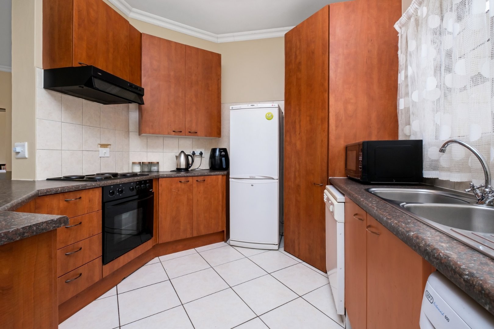 Apartment for sale in Bryanston, Sandton, 99 m²