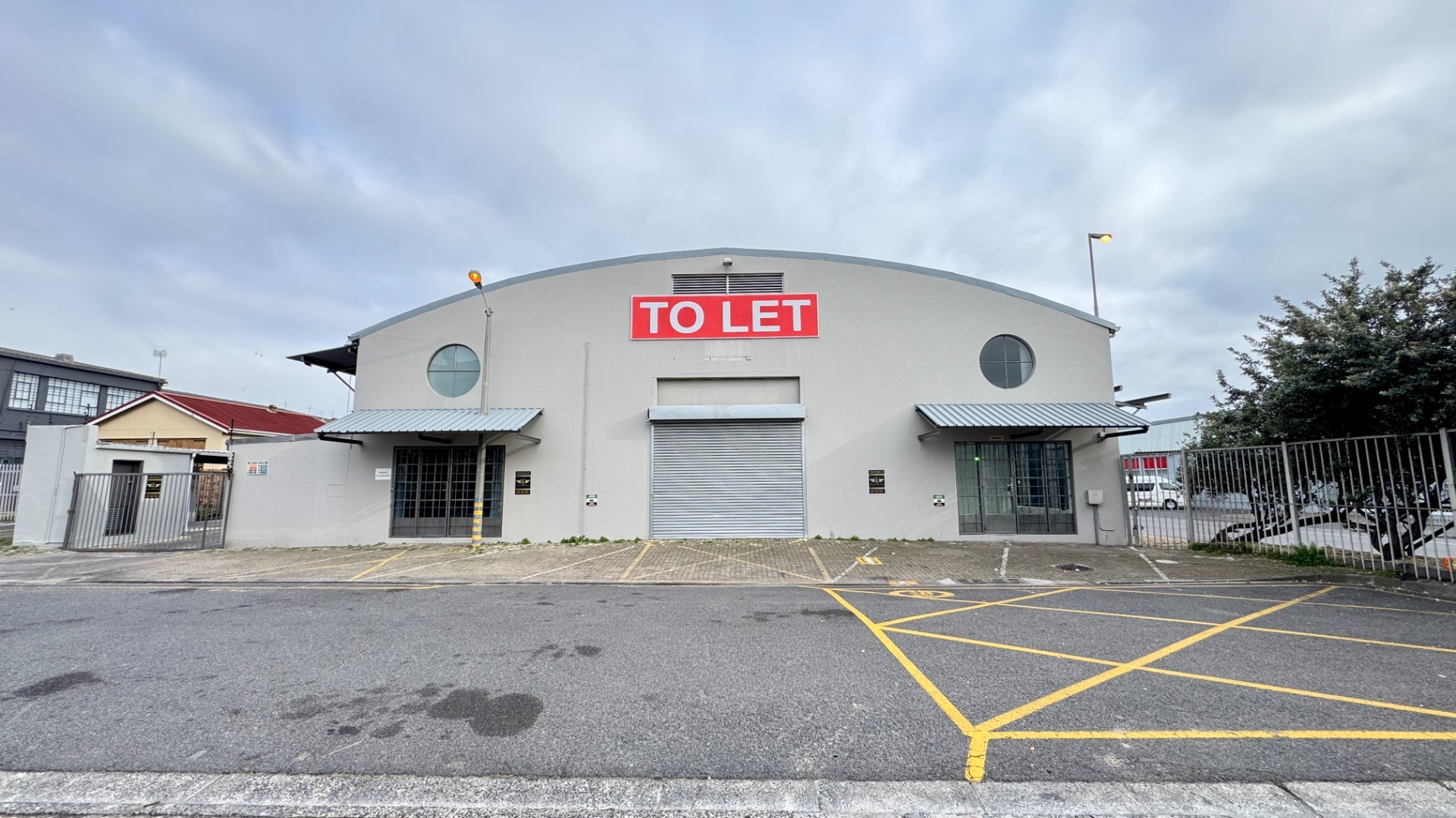 Warehouse for rent in Paarden Eiland, Cape Town, 1111 m²