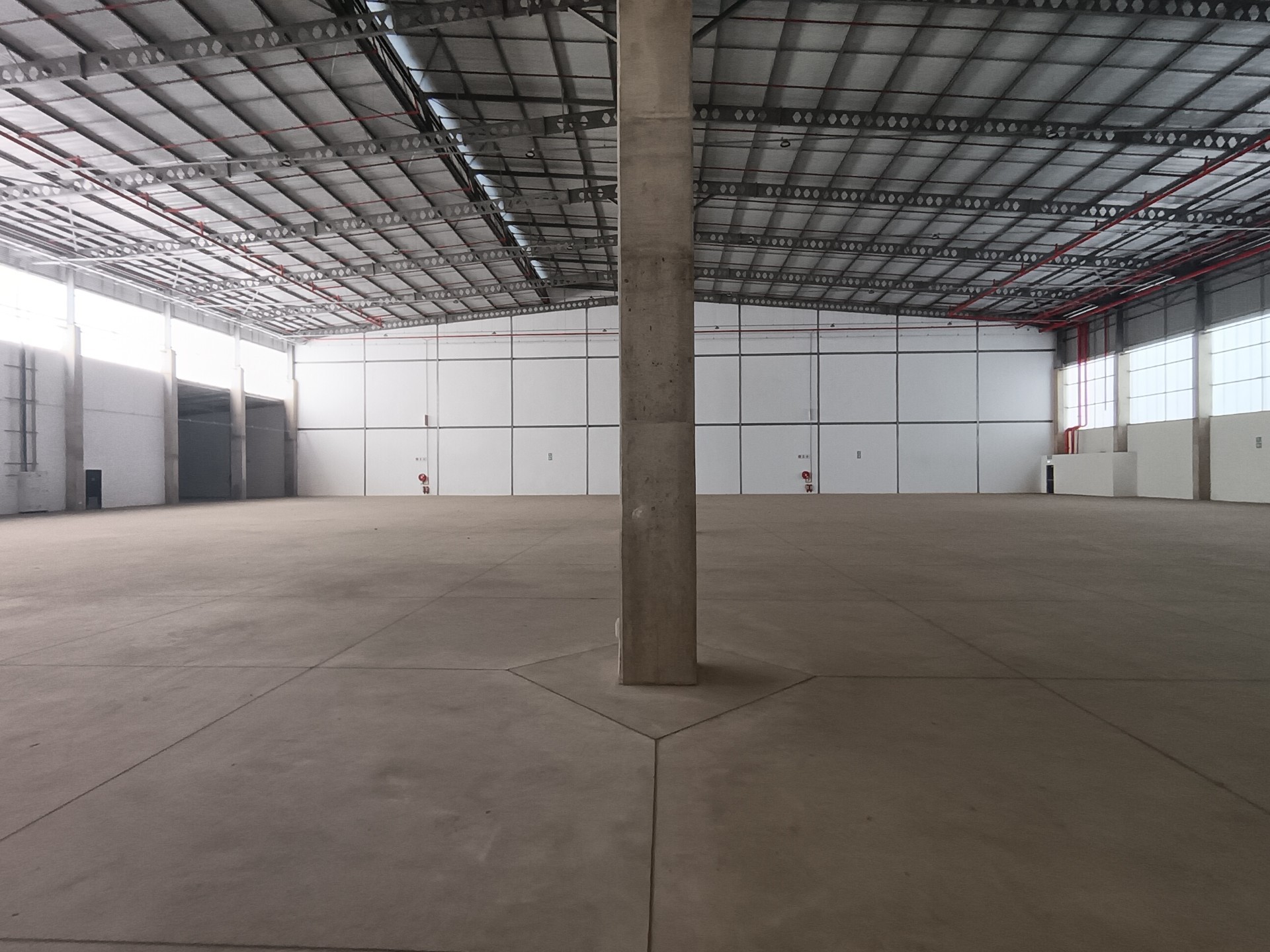 Warehouse for sale in Cornubia, KwaZulu Natal, 3654 m²