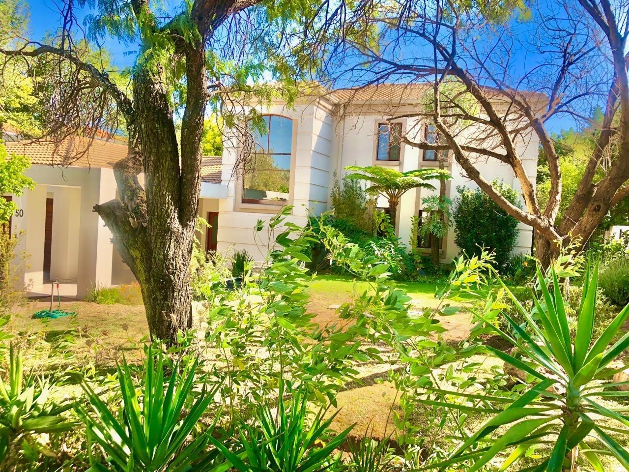 House for sale in Blue Valley Golf Estate, Centurion, 880 m²