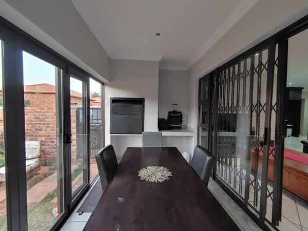 Townhouse for rent in Bartlett, Boksburg