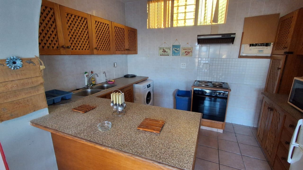 Apartment for sale in Uvongo, Margate, KwaZulu Natal, 104 m²
