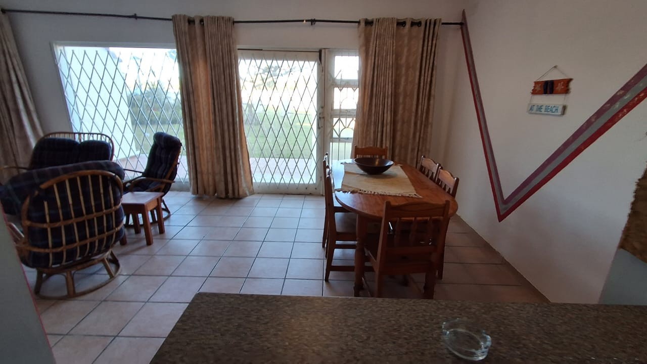 Apartment for sale in Uvongo, Margate, KwaZulu Natal, 104 m²