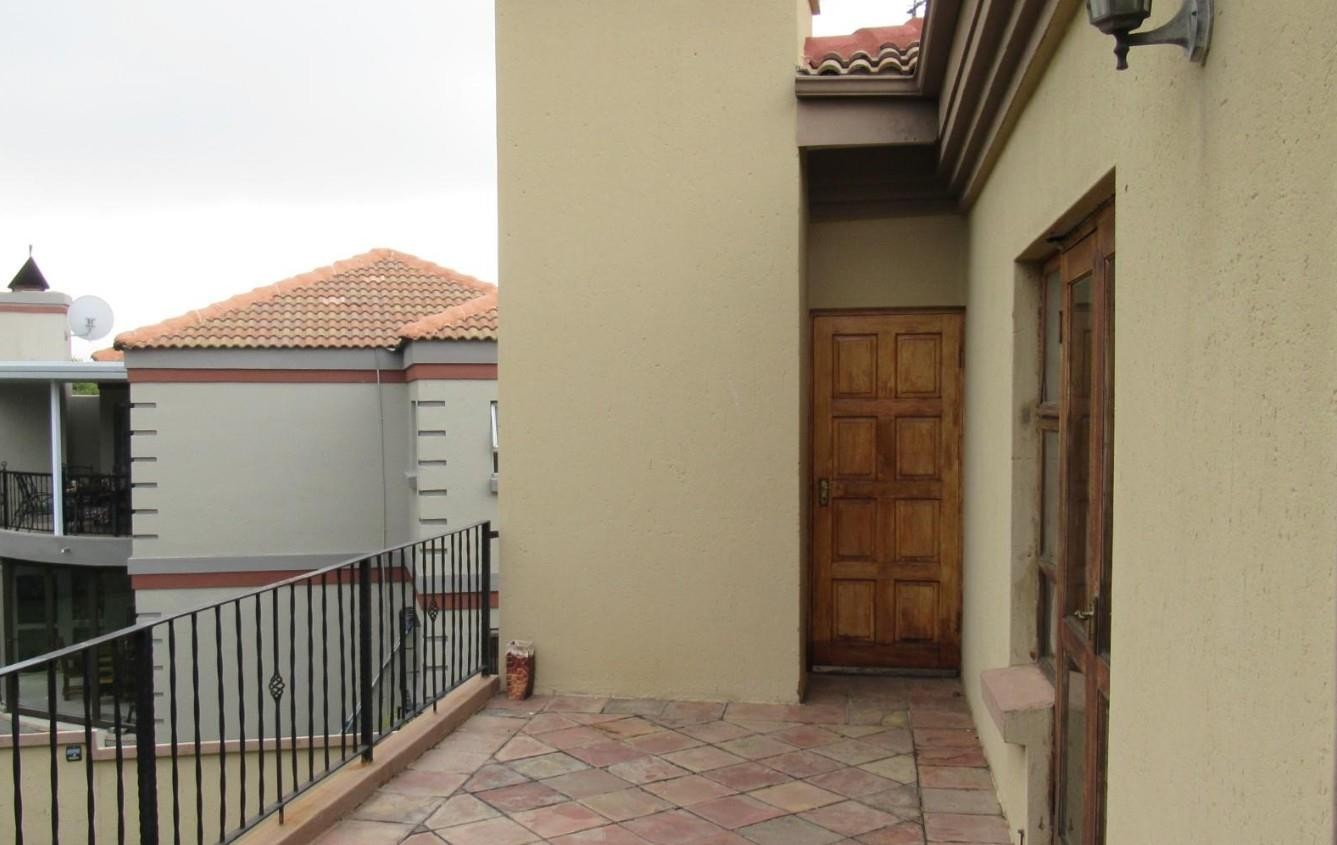 House for sale in Van Riebeeck Park, Kempton Park, 329 m²
