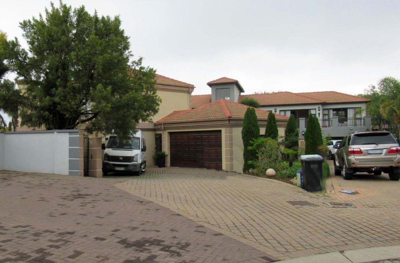 House for sale in Van Riebeeck Park, Kempton Park, 329 m²