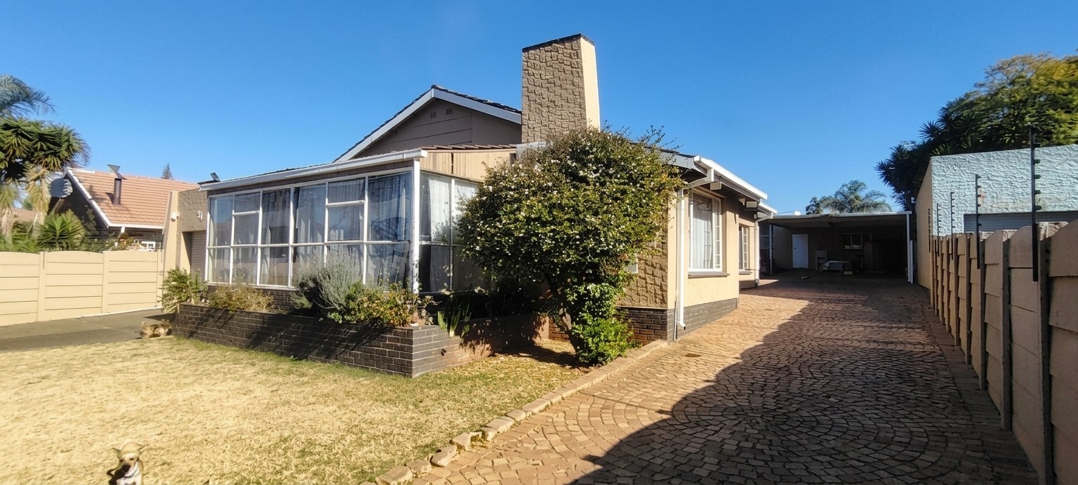 House for sale in Woodmere, Germiston, 678 m²