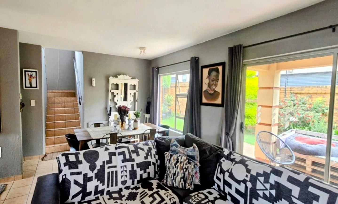 House for sale in Glen Marais, Kempton Park, 161 m²