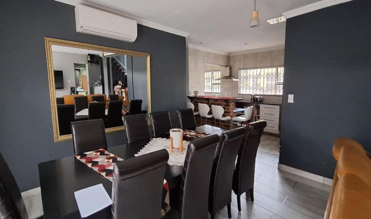 House for sale in Glen Marais, Kempton Park, 991 m²