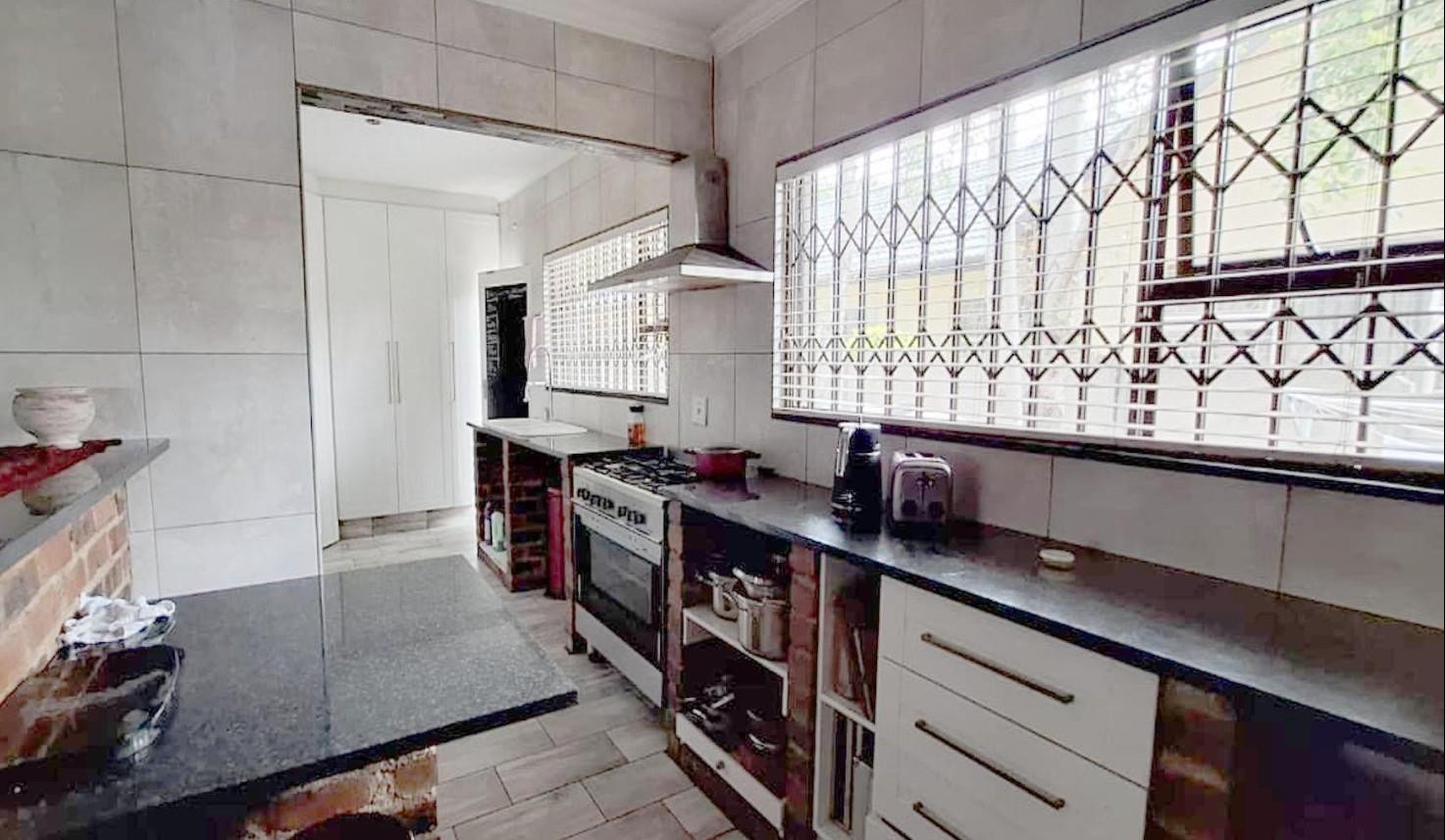 House for sale in Glen Marais, Kempton Park, 991 m²