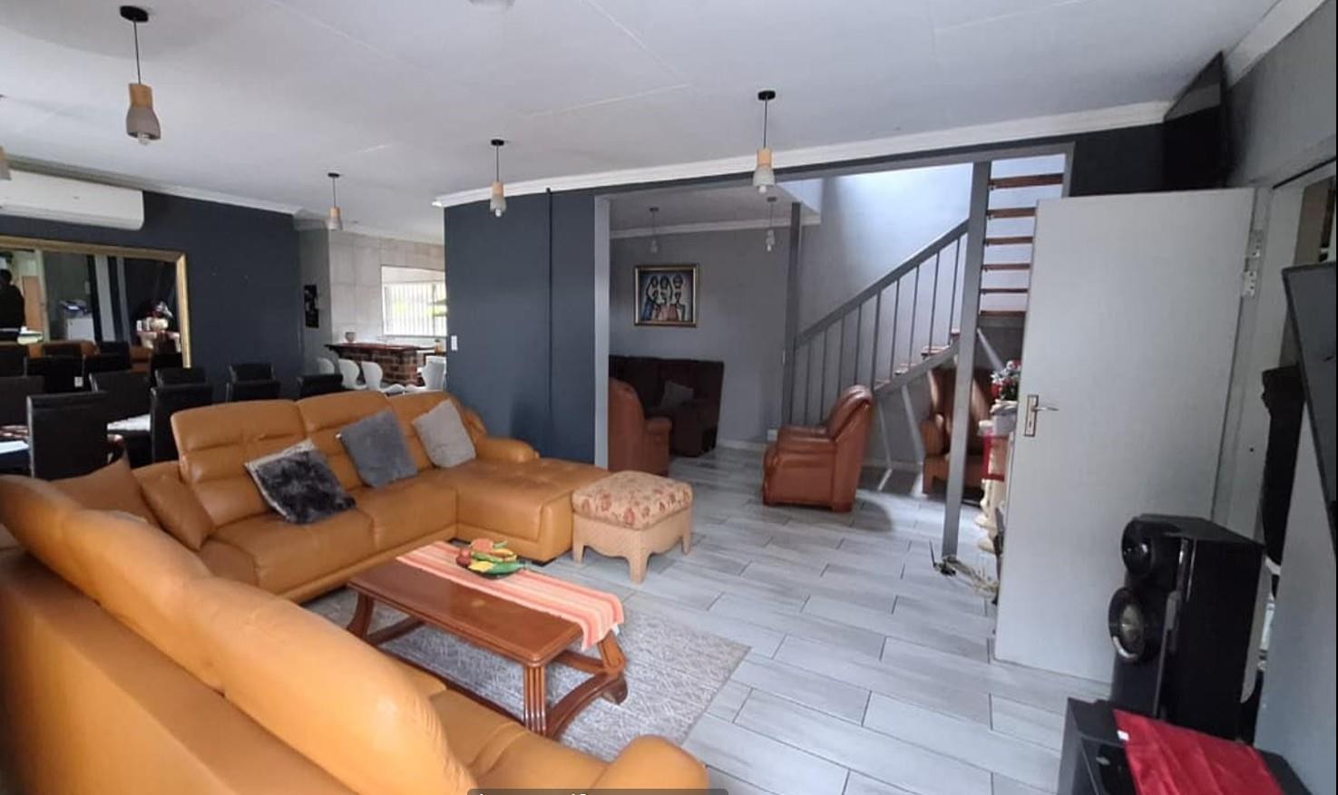 House for sale in Glen Marais, Kempton Park, 991 m²