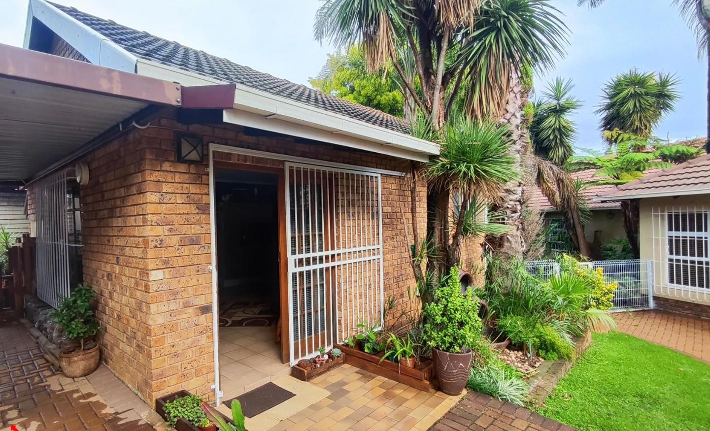 House for sale in Van Riebeeck Park, Kempton Park, 967 m²