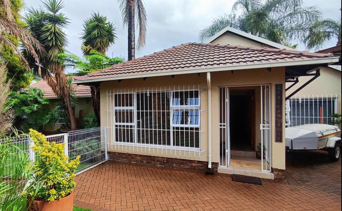 House for sale in Van Riebeeck Park, Kempton Park, 967 m²