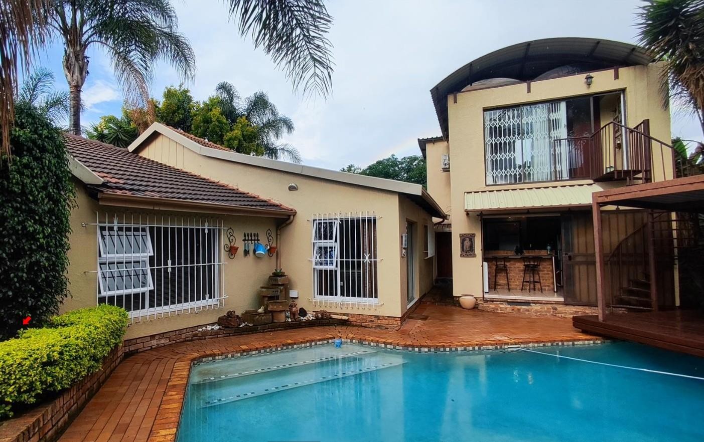 House for sale in Van Riebeeck Park, Kempton Park, 967 m²