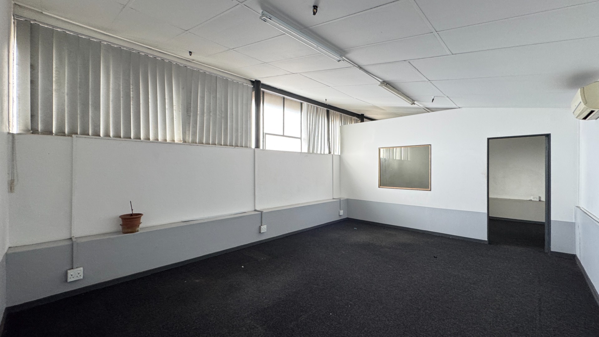 Warehouse for rent in Paarden Eiland, Cape Town, 2838 m²