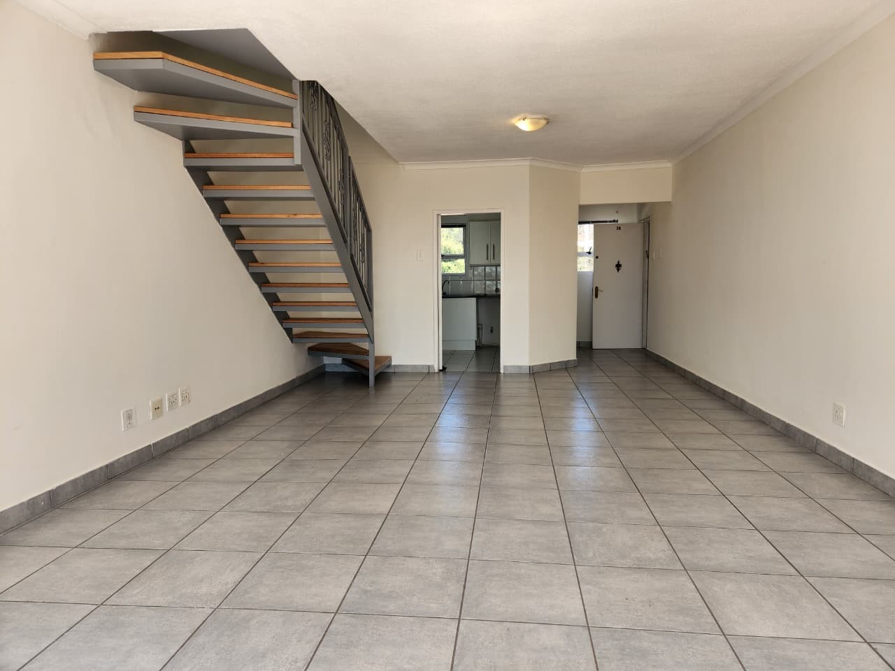 Apartment for rent in Illovo, Sandton, 47 North Street, Illovo, Sandton, Gauteng, 118 m²