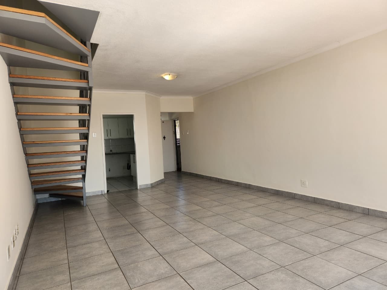 Apartment for rent in Illovo, Sandton, 47 North Street, Illovo, Sandton, Gauteng, 118 m²