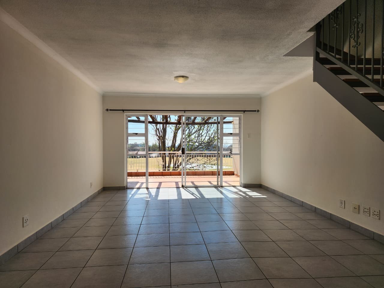 Apartment for rent in Illovo, Sandton, 47 North Street, Illovo, Sandton, Gauteng, 118 m²