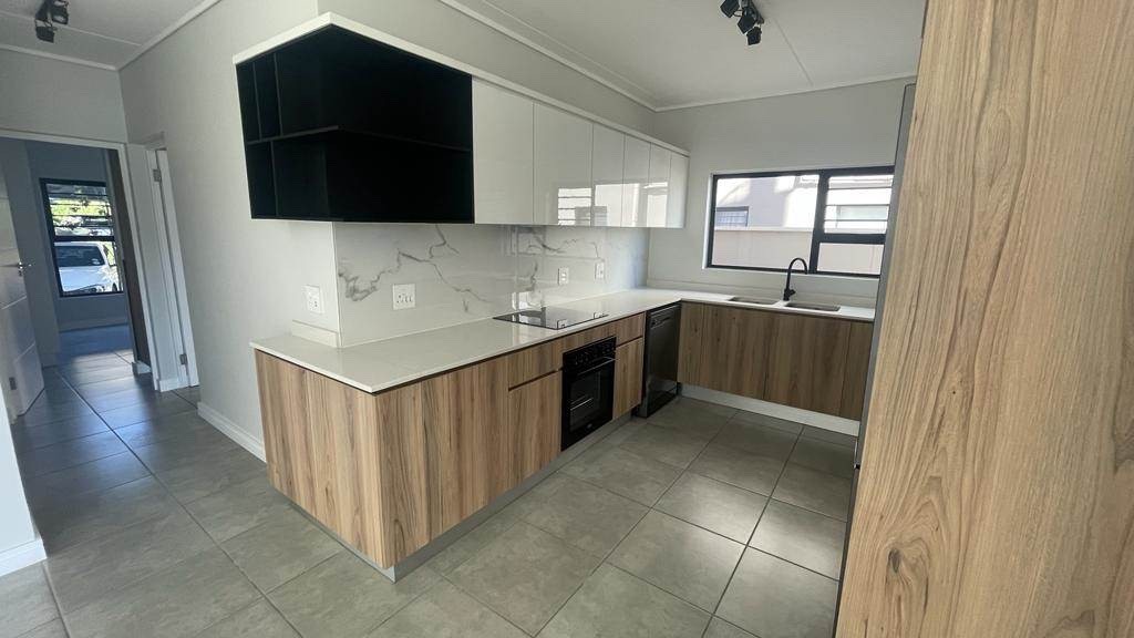 Apartment for rent in Waterfall, Midrand, 12 124, MUNYAKA LIFESTYLE ESTATE, 1 MIA DRIVE, Waterfall, Midrand, Gauteng, 120 m²