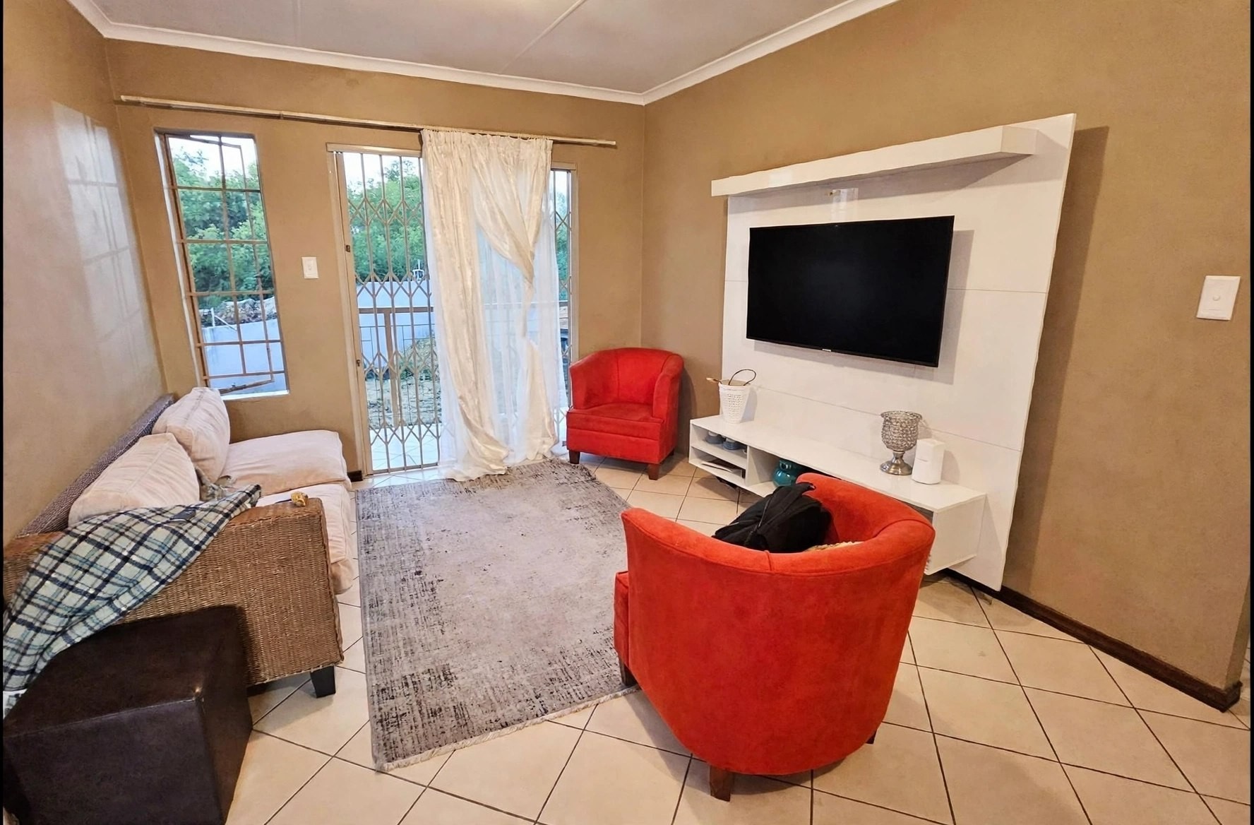 Apartment for sale in Equestria, Pretoria, 83 m²