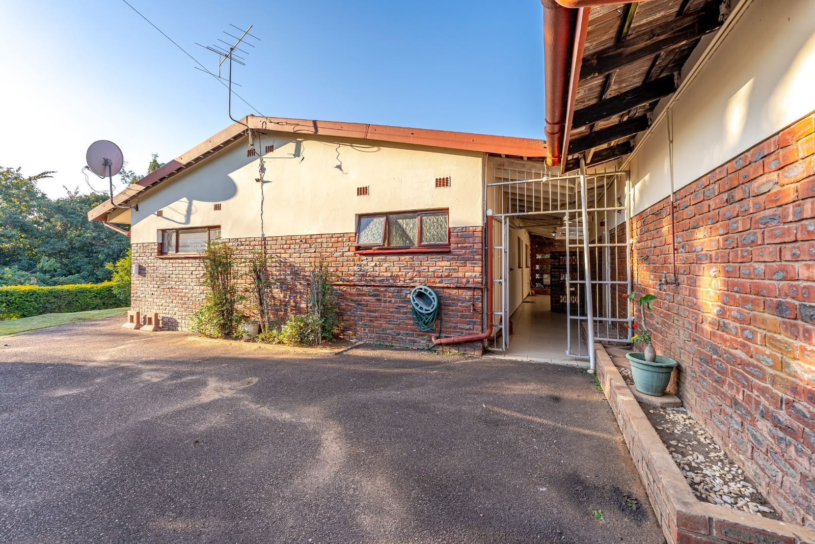 House for sale in Kloof, KwaZulu Natal, 73 Buckingham Road, Kloof, KwaZulu Natal, 300 m²