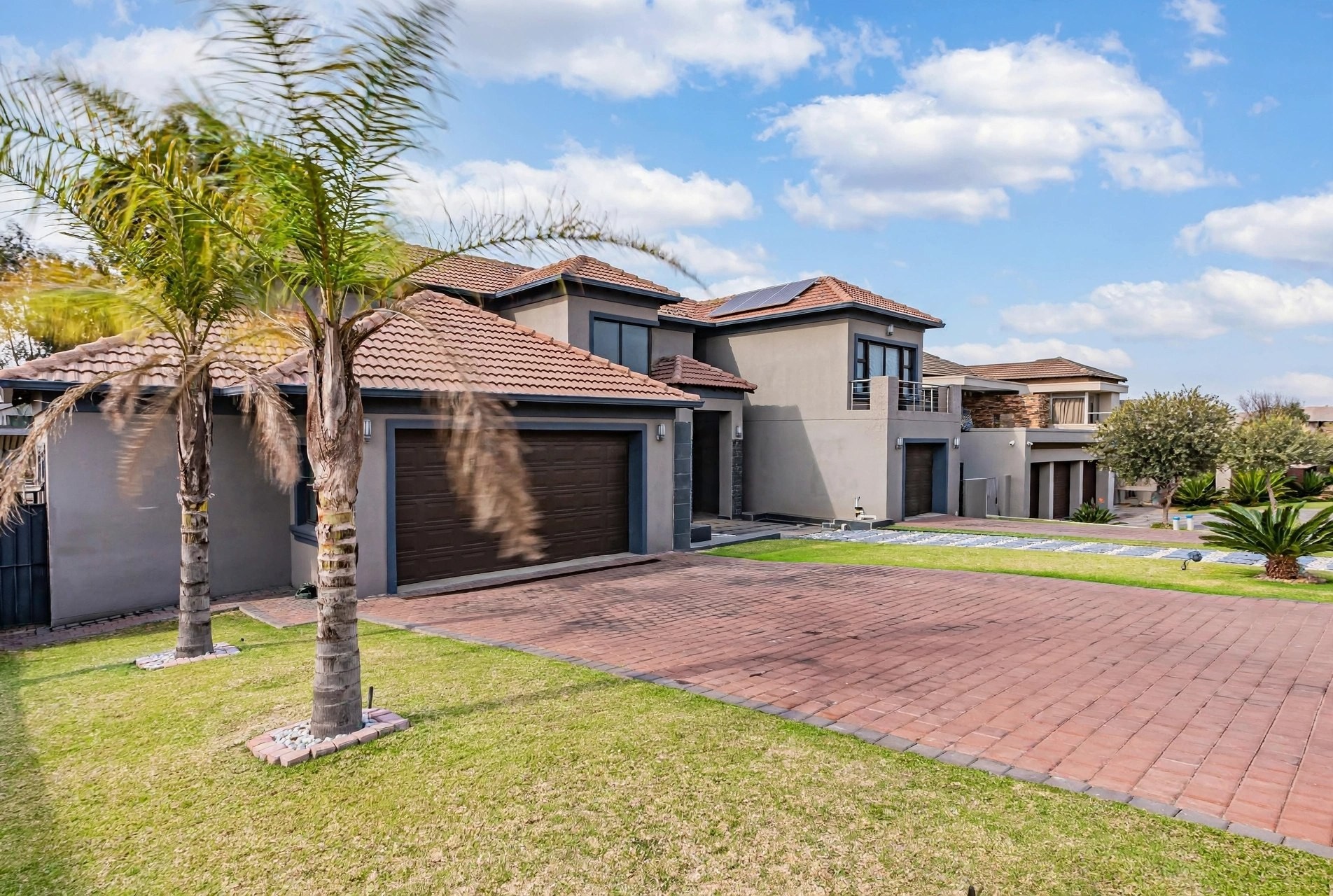 House for sale in Blue Valley Golf Estate, Centurion, 388 m²