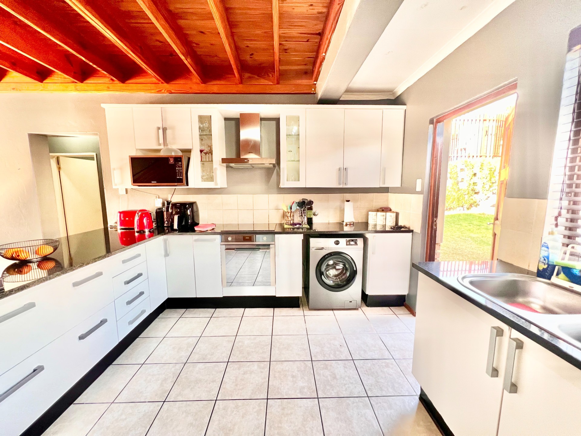 House for sale in Carlswald, Midrand, 389 m²