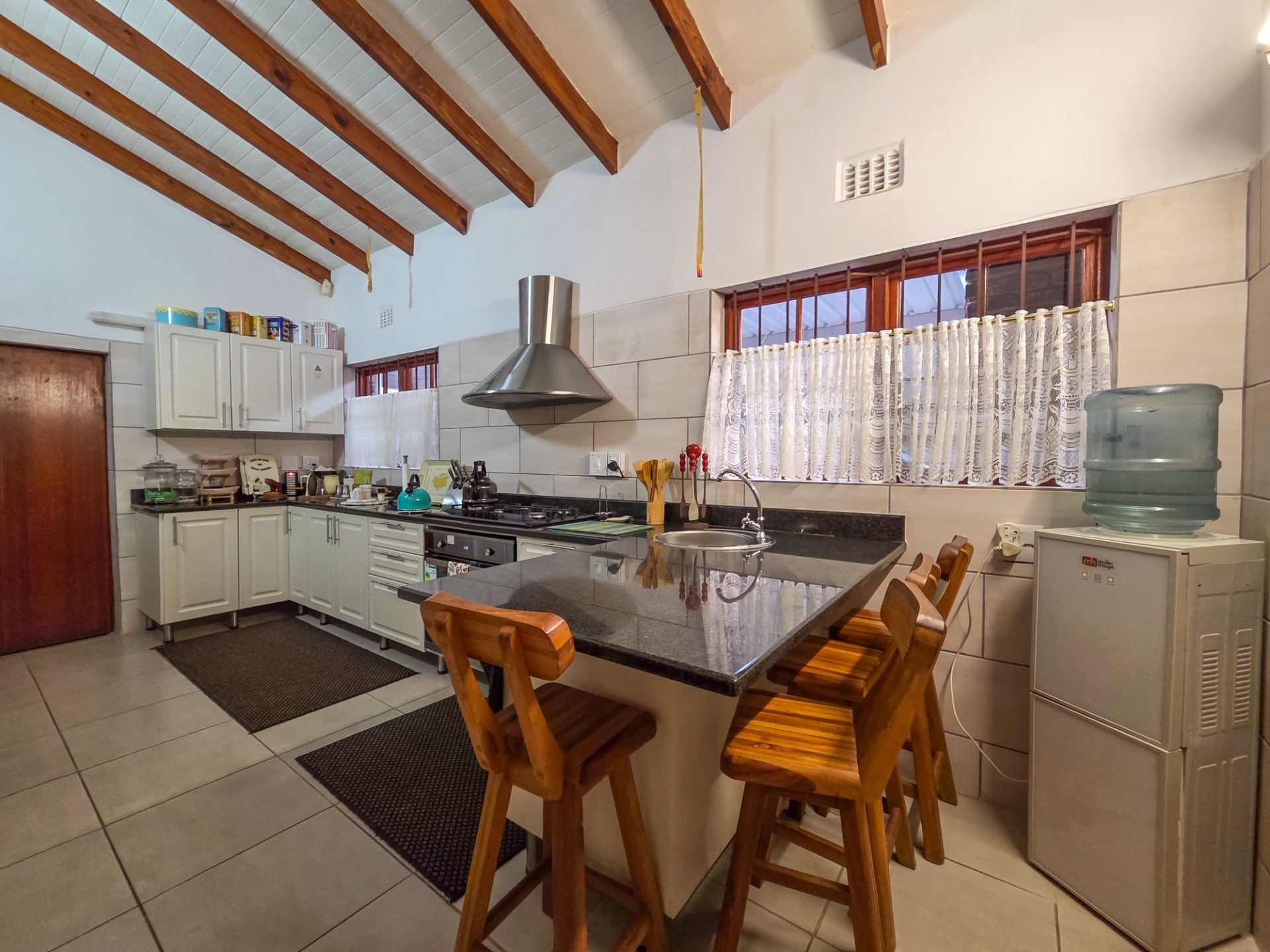 House for sale in Umtentweni, Port Shepstone, KwaZulu Natal, 2102 m²