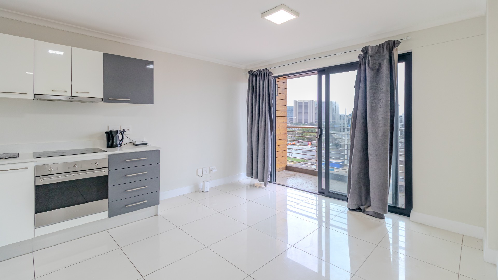 Apartment for sale in Cape Town City Centre, Cape Town, 598 m²