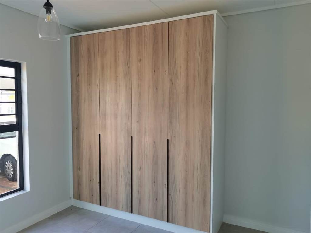 Apartment for rent in Waterfall, Midrand, 12 1, MUNYAKA, 1 MIA, Waterfall, Midrand, Gauteng, 120 m²