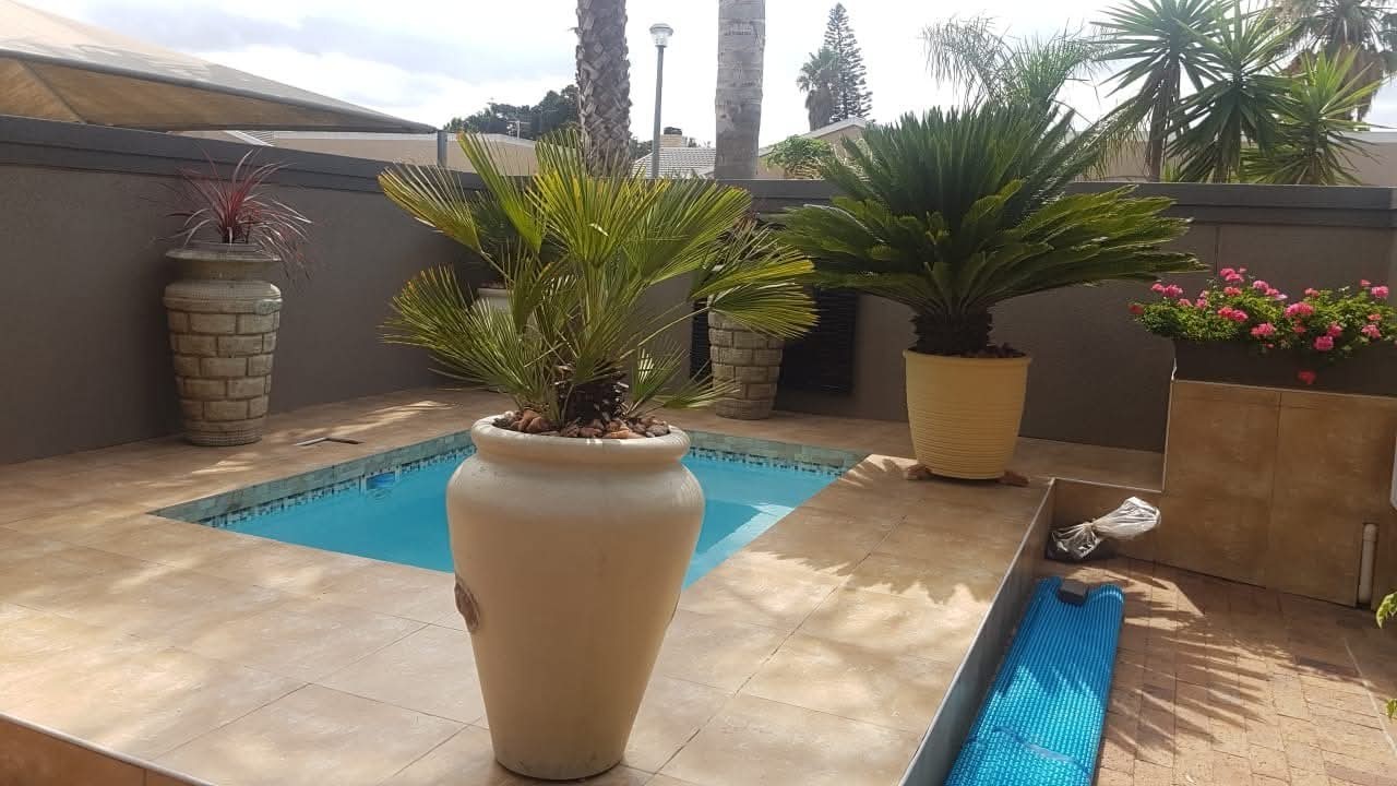 Townhouse for rent in Tygerdal, Goodwood, 212 m²