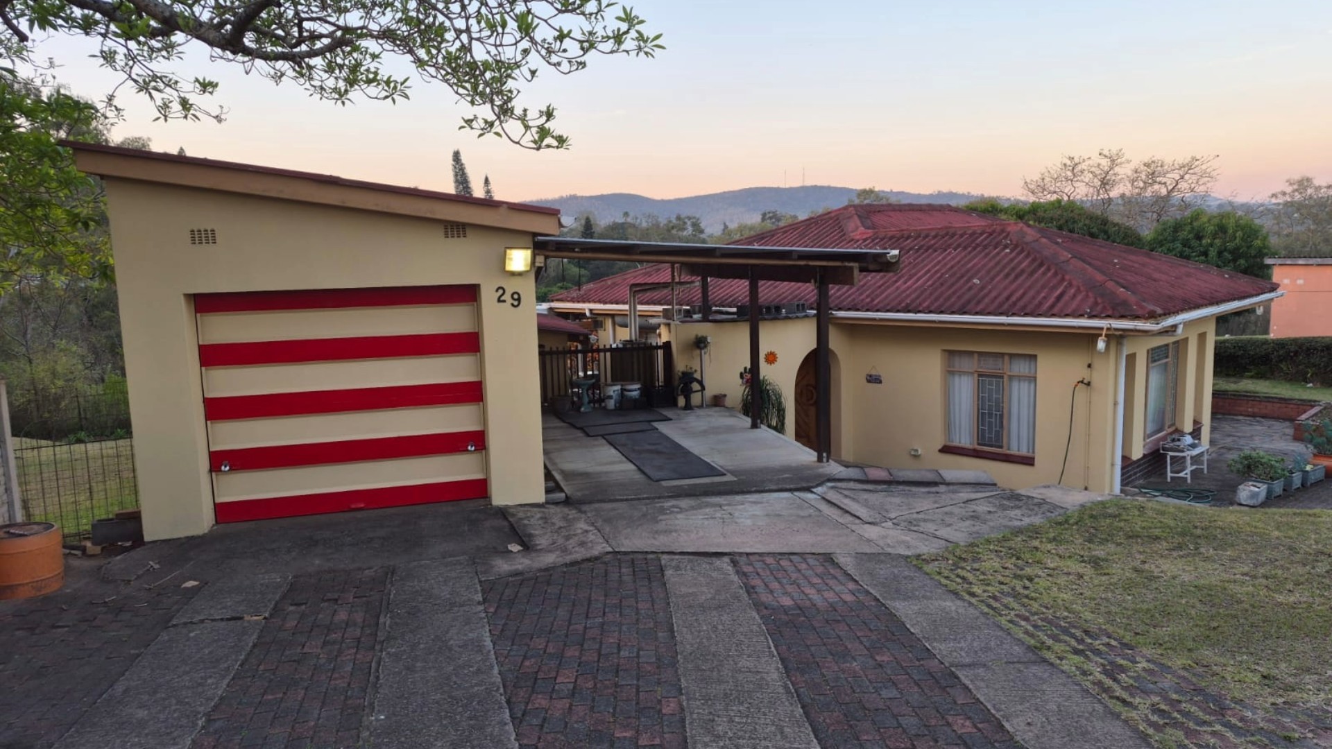 House for sale in Mandeni, KwaZulu Natal, 1236 m²