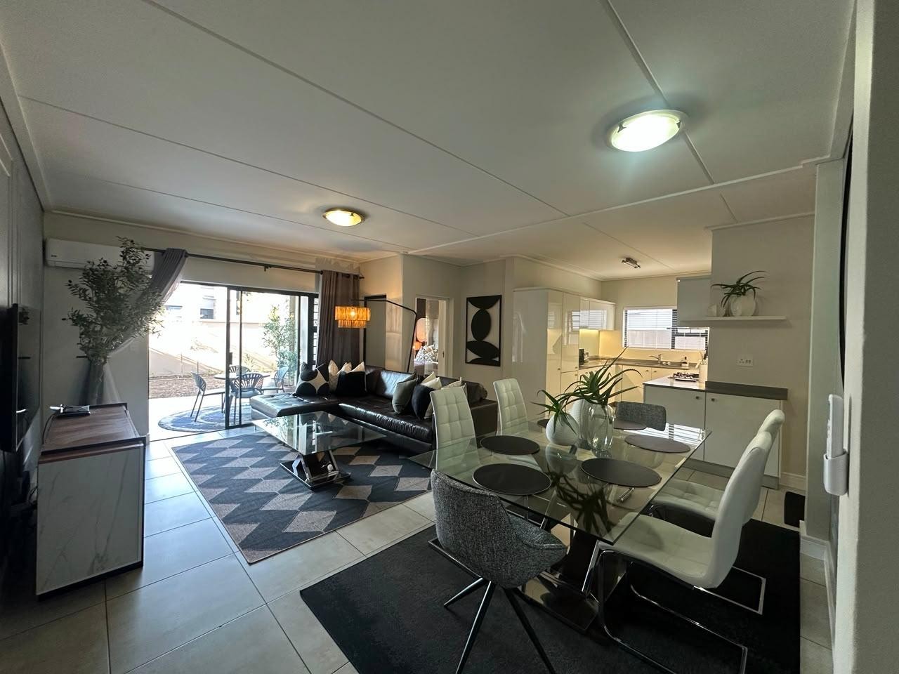 Apartment for rent in Waterfall, Midrand, 114 m²