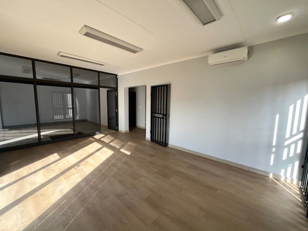 519m² Warehouse, Office TO LET | Willow Park | Stikland Industrial 3