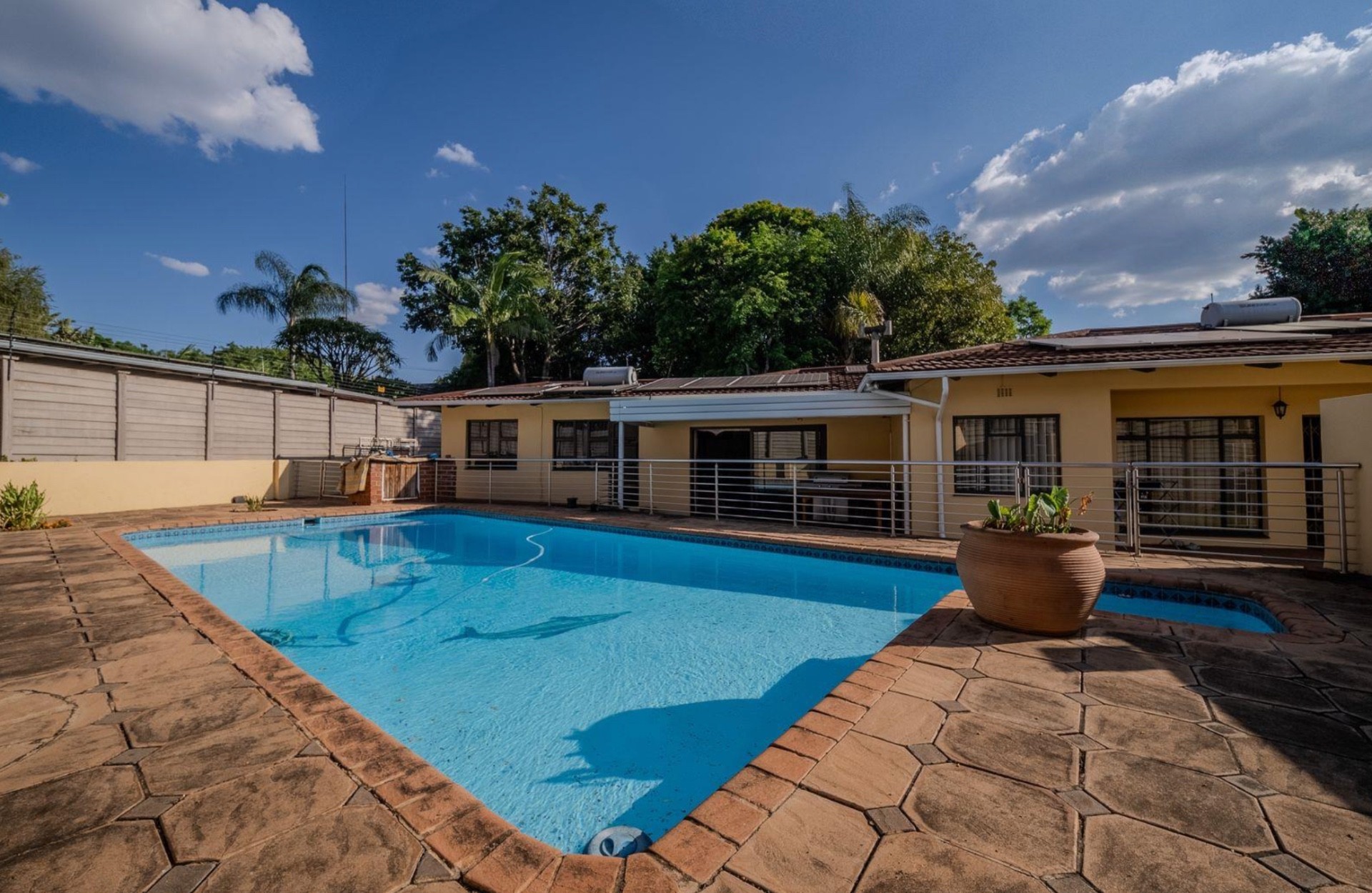 House for sale in Brooklyn, Pretoria, 1245 m²