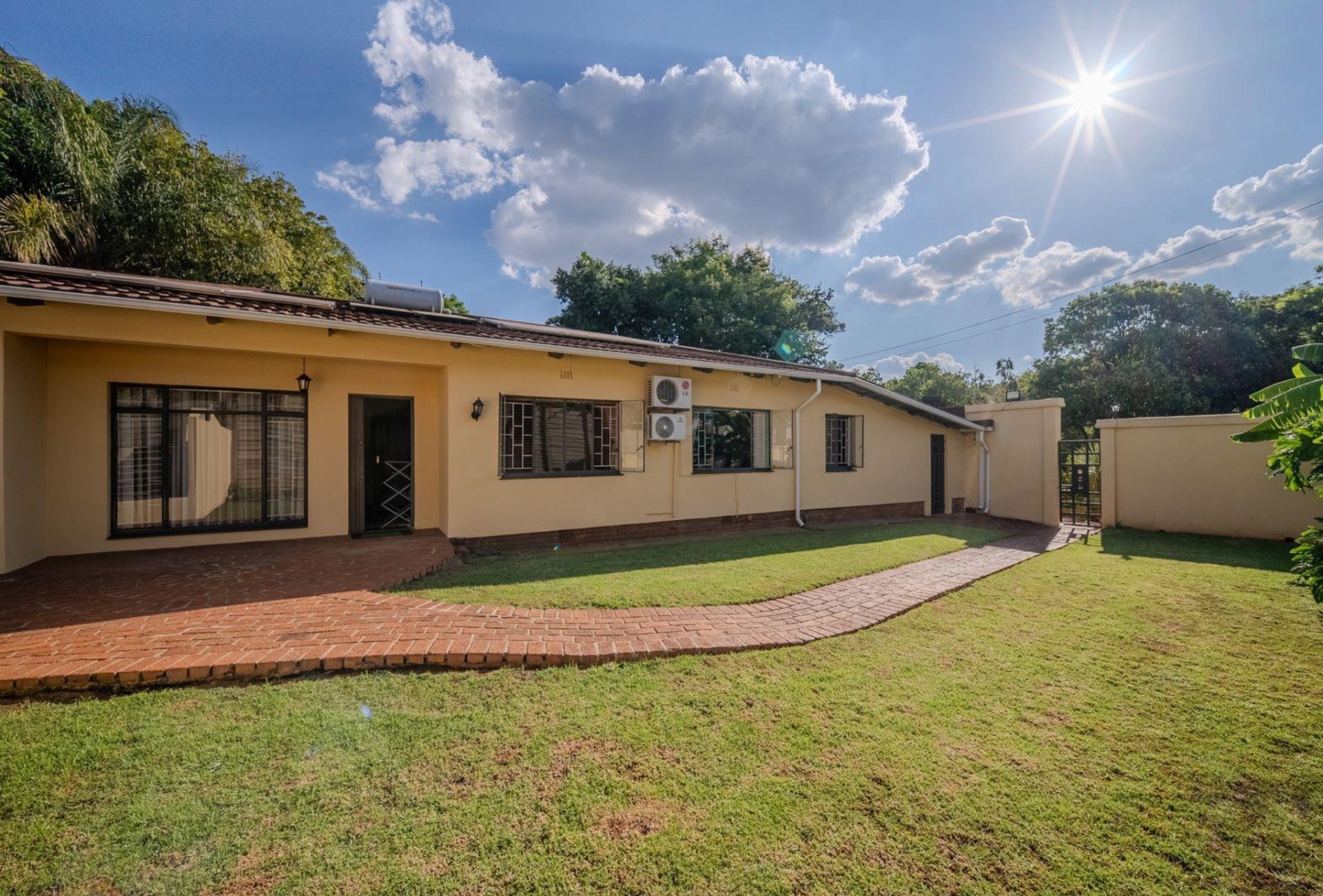 House for sale in Brooklyn, Pretoria, 1245 m²