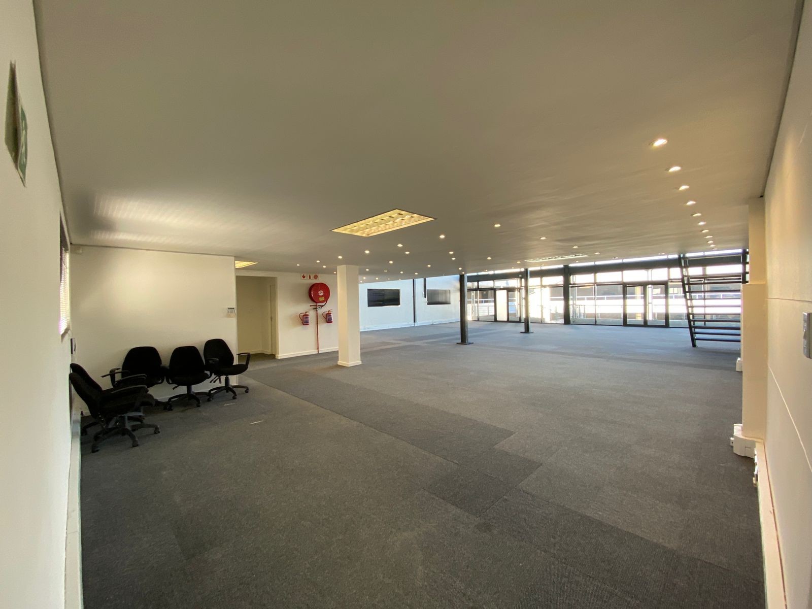 Office for rent in Maitland, Cape Town, 390 m²
