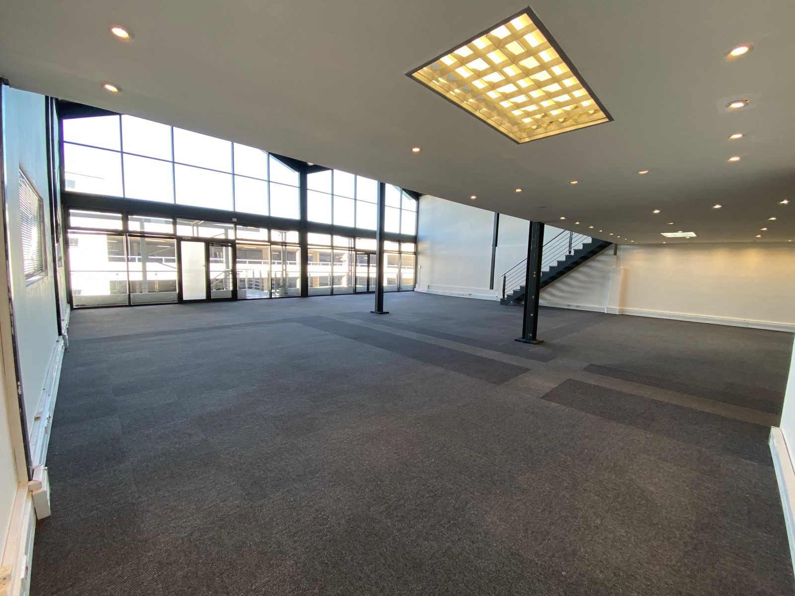 Office for rent in Maitland, Cape Town, 390 m²
