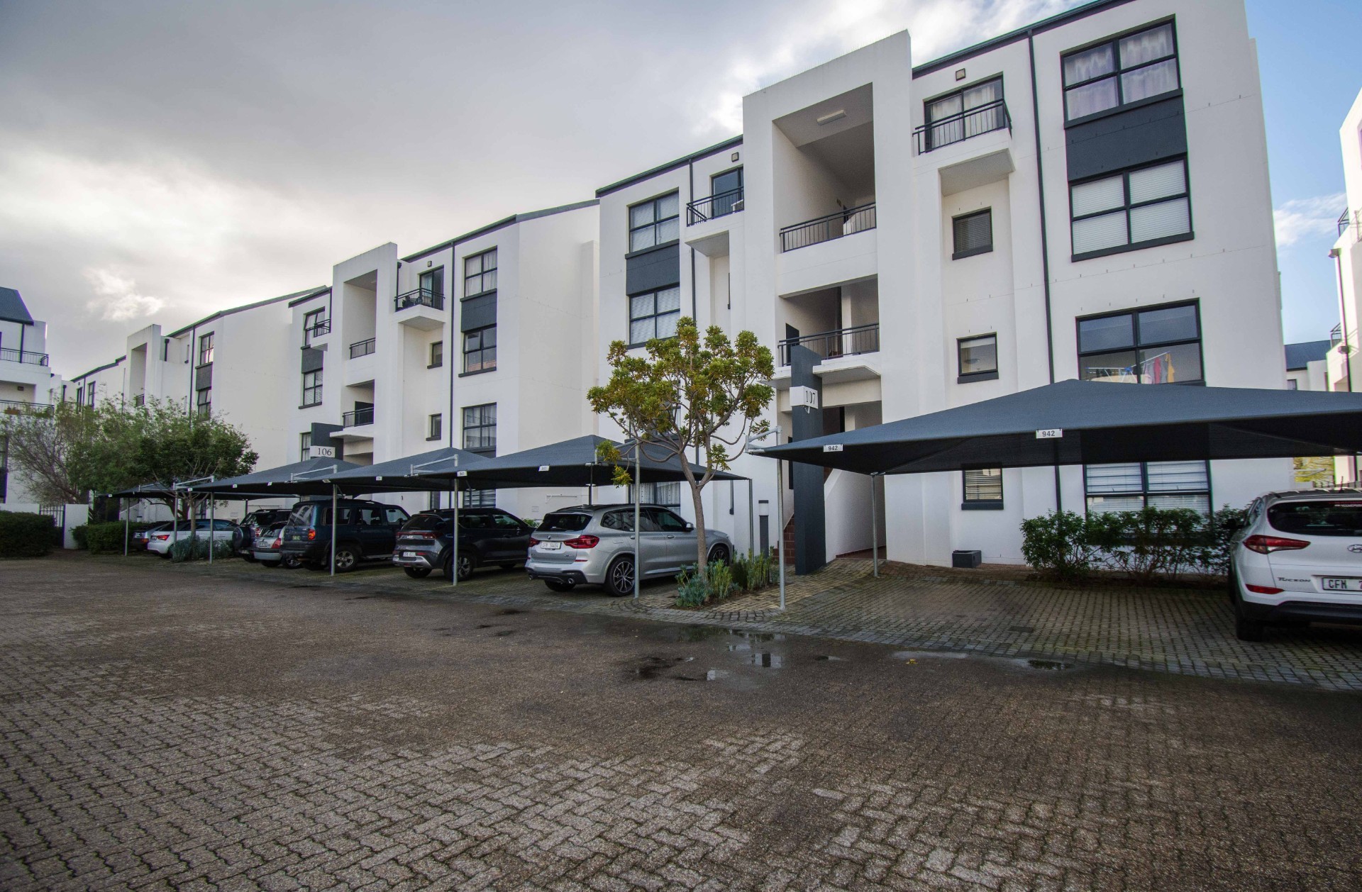 Apartment for rent in De Velde, Somerset West, 37 m²