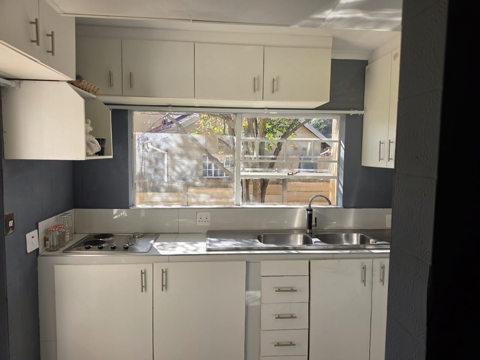 Cottage for rent in Bramley Manor, Johannesburg